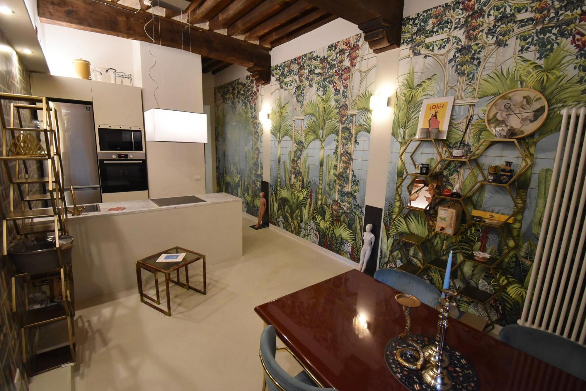 Bed and Breakfast 50Mt Dal Duomo - Casa Amasia Пьетразанта Экстерьер фото